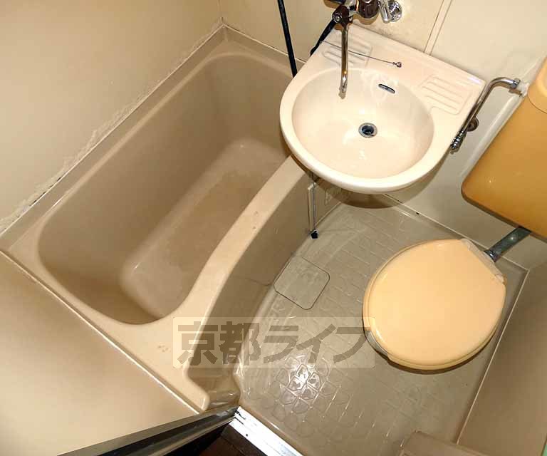 バス・シャワールーム　浴槽深さあります。