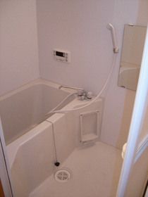 バス・シャワールーム　別部屋参考写真となります