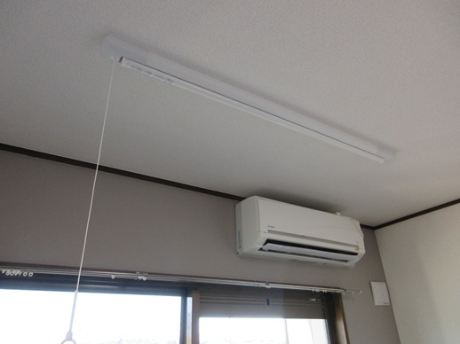 その他設備　室内物干・エアコン