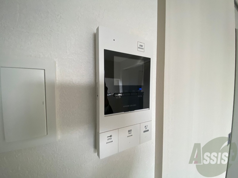 セキュリティ　ＴＶモニター付インターホンです。来客者の顔が見えるので安心！