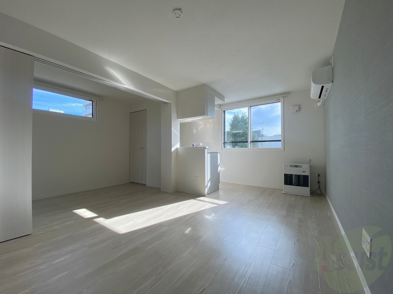 居室・リビング　広々としたリビングですね。使い勝手がよさそうですね！