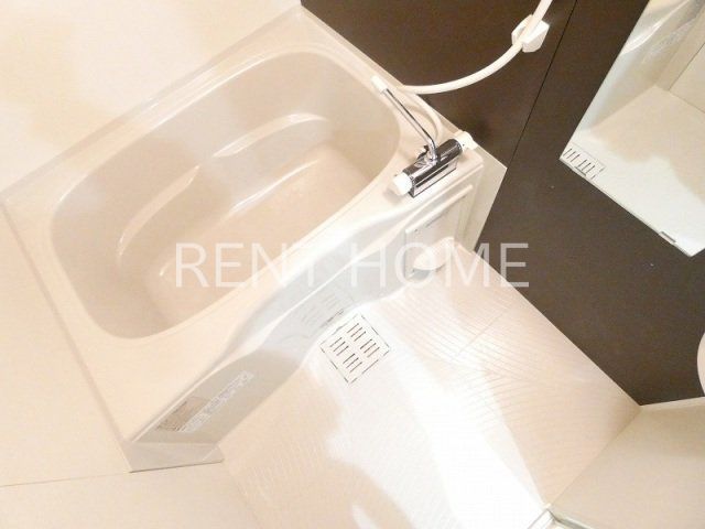 バス・シャワールーム　バスルームです。