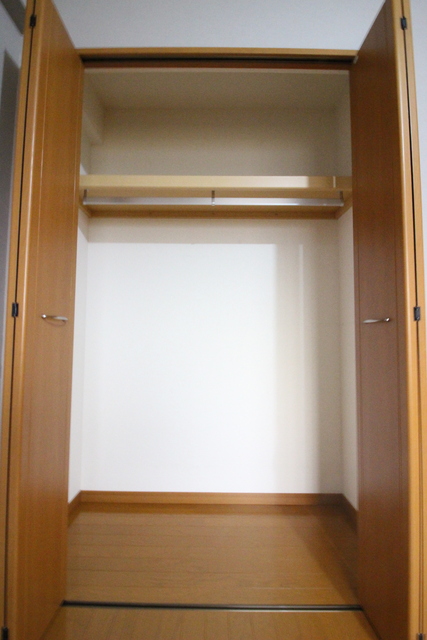 収納　洋室に付いてる収納です。