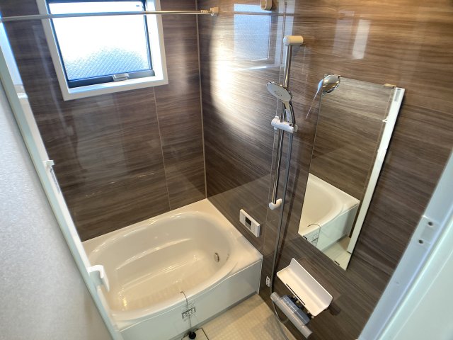 バス・シャワールーム　追炊き、浴室乾燥付きのお洒落なお風呂