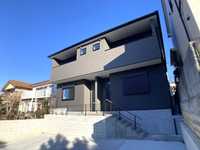 建物外観　閑静な住環境、テラスハウスの新築が募集中です