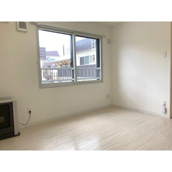 居室・リビング　☆白を基調とした明るい内装☆