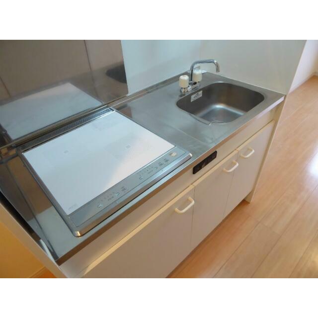 キッチン　お料理好きな方に嬉しい２口コンロ、お手入れ楽々のＩＨキッチン