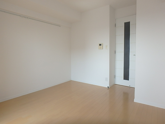 居室・リビング　一人暮らしには十分な広さですね。