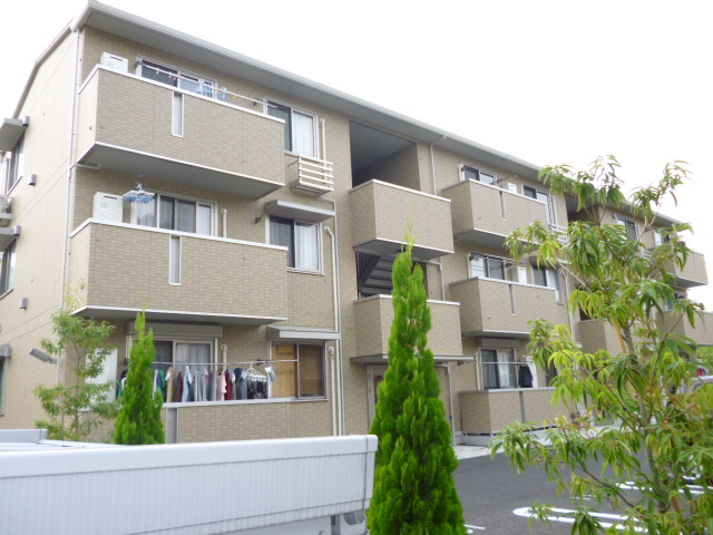 建物外観　閑静な住宅地　陽当り良好2ＬＤＫ