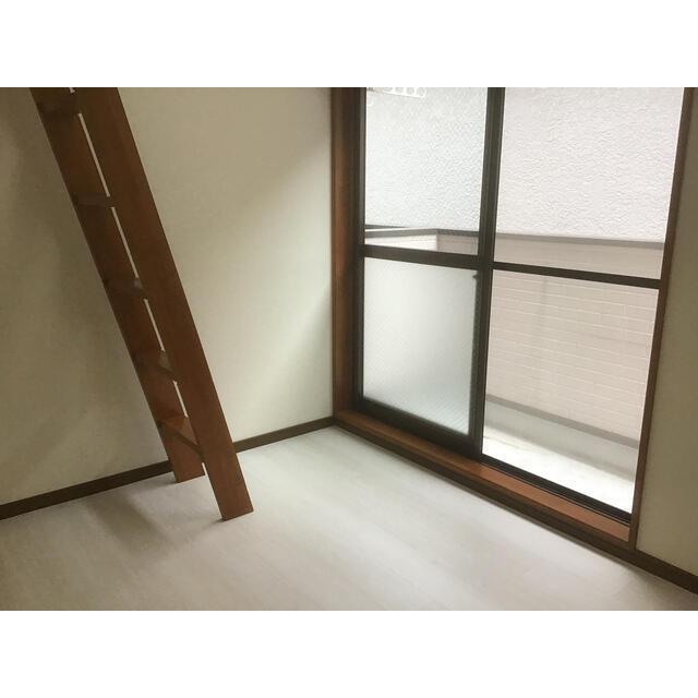 居室・リビング　こちらのリビングで趣味の時間をお楽しみください