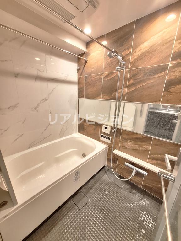 バス・シャワールーム　別部屋参考写真