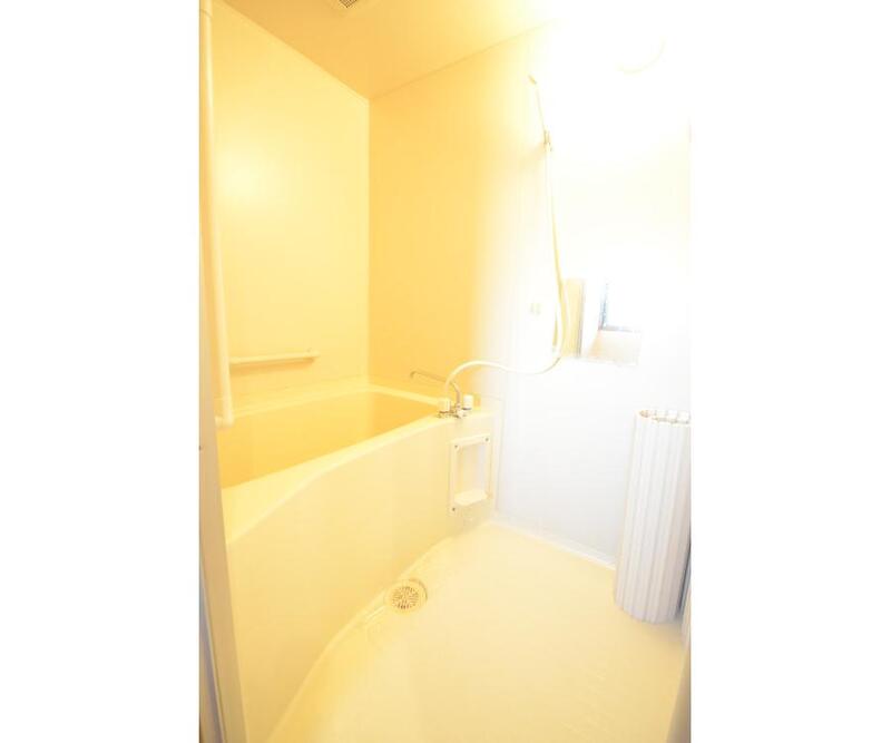 バス・シャワールーム　同建物内、別のお部屋の参考写真になります。