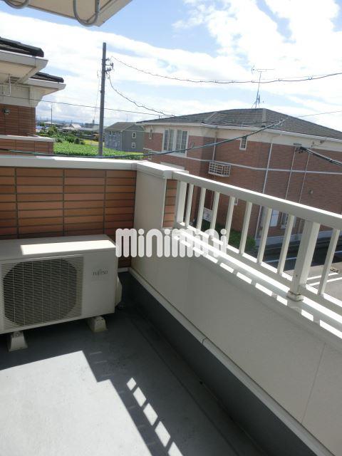 バルコニー　日当たりのいいリビング