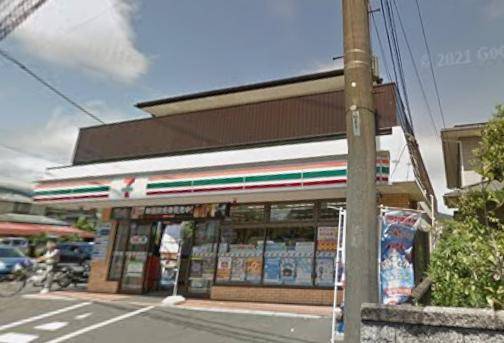 コンビニ　セブンイレブン伊勢原峰岸店（コンビニ）まで633m