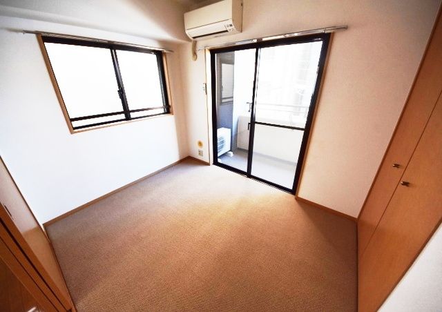 居室・リビング　★★2面採光の明るいお部屋★★