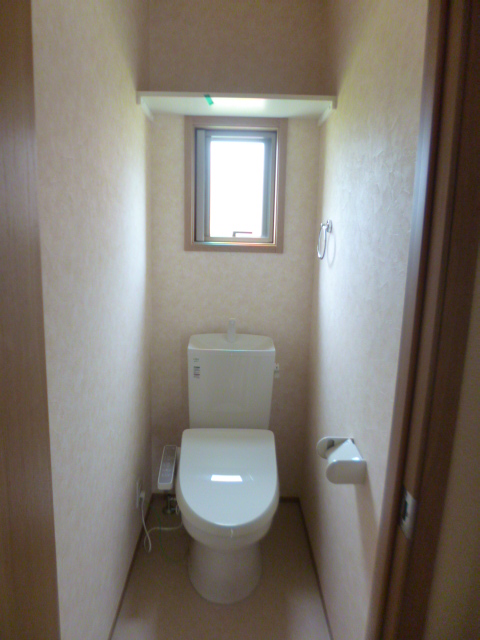 トイレ　別室参考写真となります。（反転タイプ）