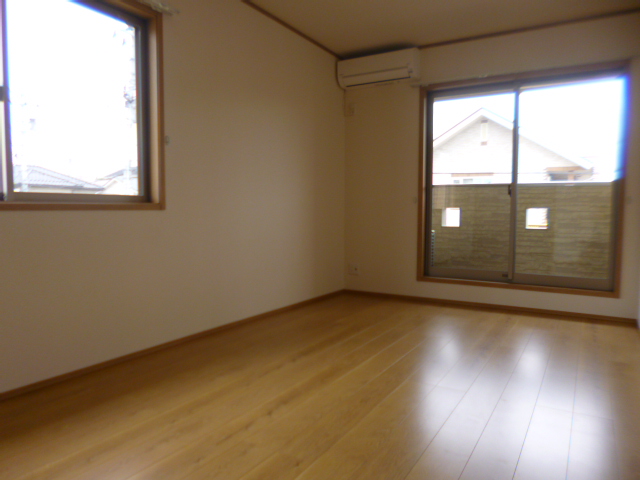 その他部屋・スペース　2階洋室　別室参考写真となります。（反転タイプ）