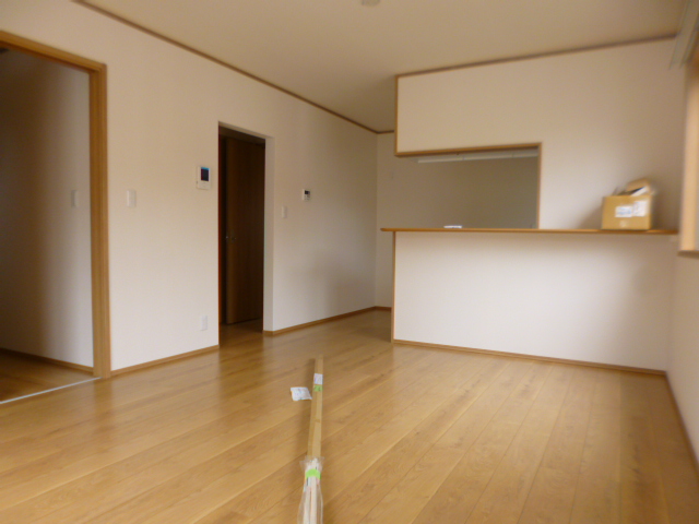 居室・リビング　別室参考写真となります。（反転タイプ）