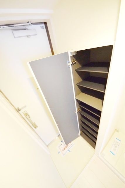 玄関　シューズボックスあります♪