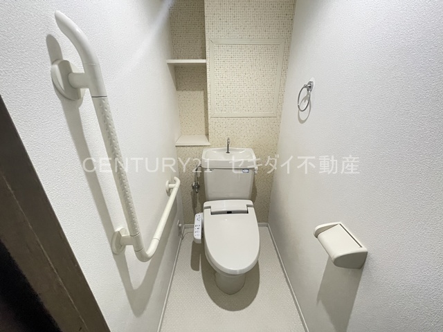 トイレ　温水洗浄便座
