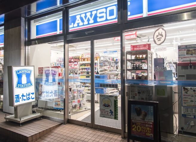 コンビニ　ローソン箱崎湊橋店（コンビニ）まで107m