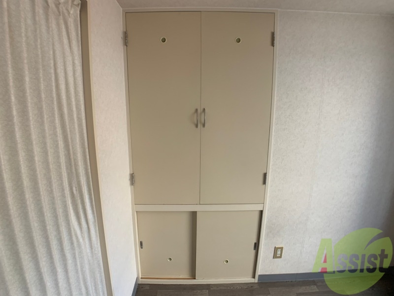 収納　寝室の収納です。部屋がすっきり片付きます。