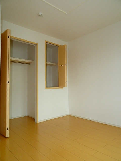 その他部屋・スペース　落ち着いて過ごせるお部屋なので、寝室にいかがでしょうか