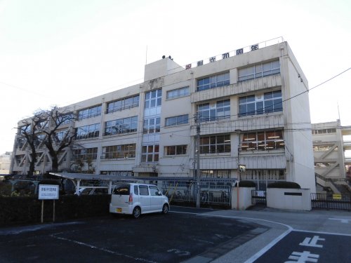 中学校　青梅市立第一中学校（中学校）まで949m