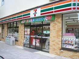 コンビニ　セブンイレブン大阪中津３丁目店（コンビニ）まで66m