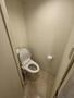 トイレ　落ち着いた色調のトイレです
