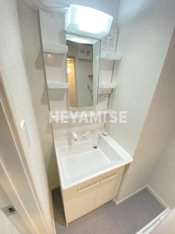 洗面設備　※同間取りの別の階のお部屋の画像です※現況を優先します