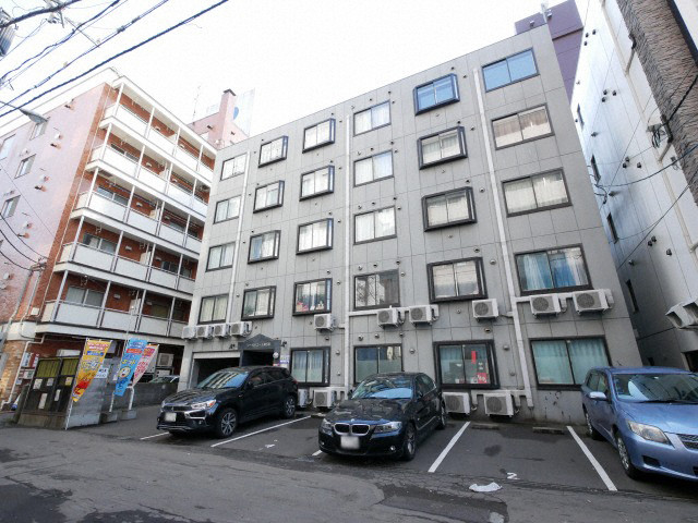 建物外観　★初期費用軽減可能！★大通徒歩圏の便利な立地！