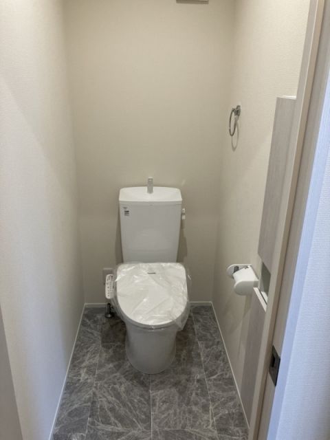 戸田市氷川町3丁目戸建 B棟のトイレ写真