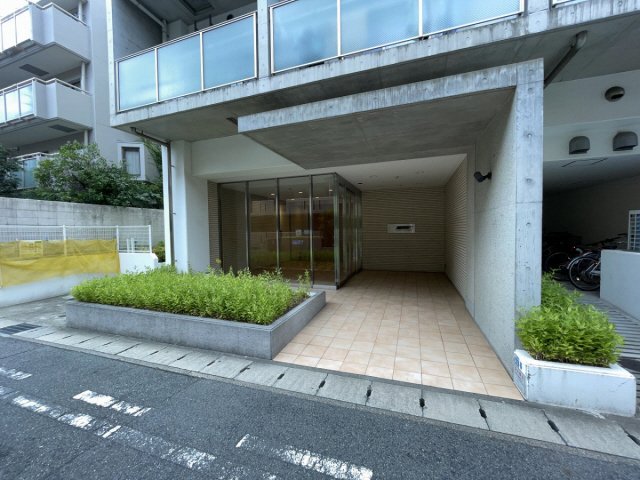 エントランス　建物の内部です