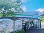 コンビニ　ファミリーマート神戸総合運動公園店（コンビニ）まで1040m