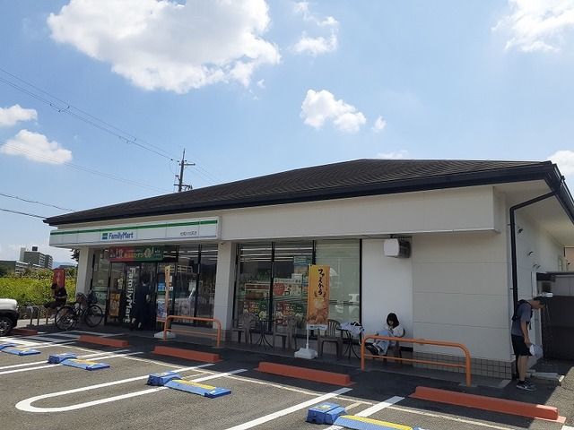 コンビニ　ファミリーマート 松尾大社前店（コンビニ）まで230m