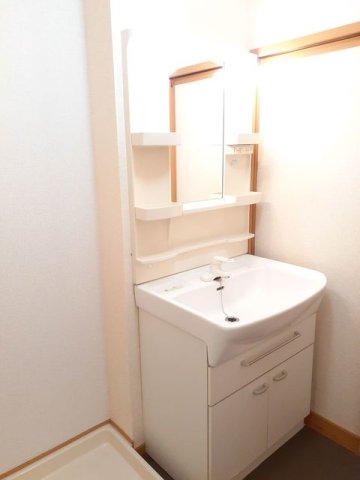 洗面設備　忙しい朝には欠かせない洗面所です