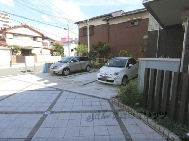 駐車場　駐車場