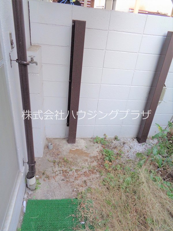 洗面設備　洗濯機置場（室外）