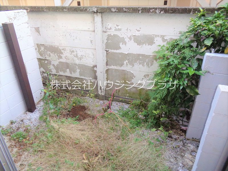 バルコニー　テラス　１階