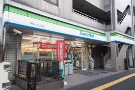 コンビニ　ファミリーマート 坪田しらひげ店（コンビニ）まで268m