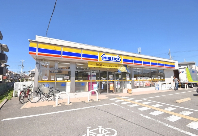 コンビニ　ミニストップ寝屋川中木田町店（コンビニ）まで781m