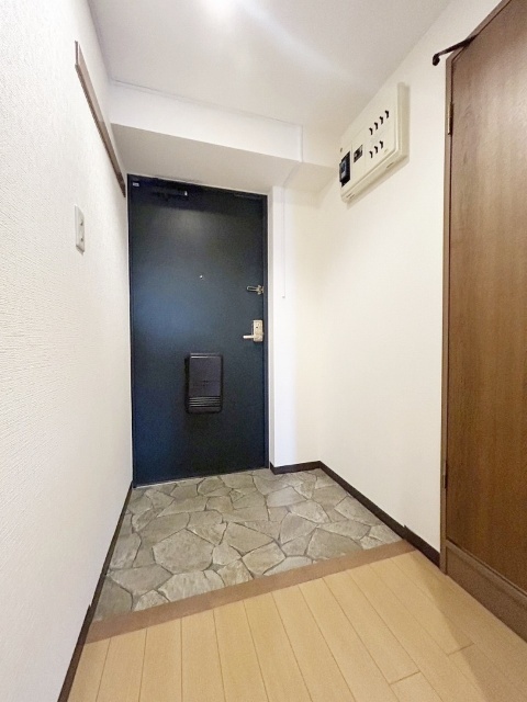 玄関　※別号室参考画像※
