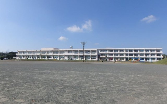 小学校　御前崎市立浜岡東小学校（小学校）まで1800m