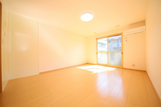 居室・リビング　10帖の明るいお部屋