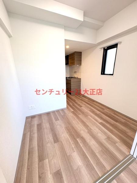 弁天町プライマリーワンの居間写真