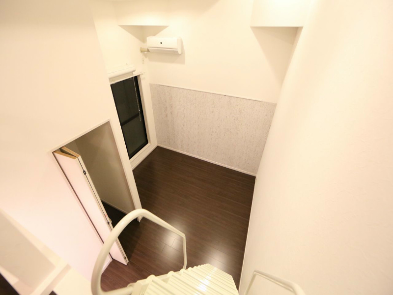 バルコニー　洋室9.2帖　ロフト4.1帖（収納でもお部屋でも使えます）