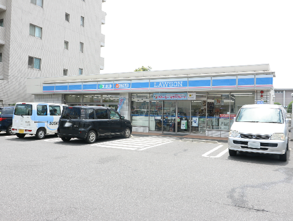 コンビニ　ローソン 千住桜木一丁目店（コンビニ）まで281m
