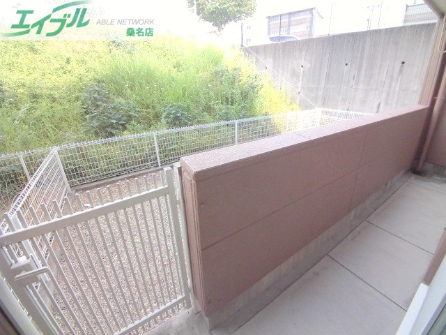 バルコニー　同物件別室反転タイプ画像