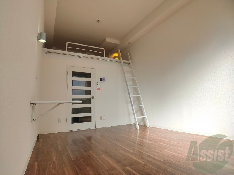 居室・リビング　リビングです。明るいお部屋は気持ちよく過ごせそうですね。